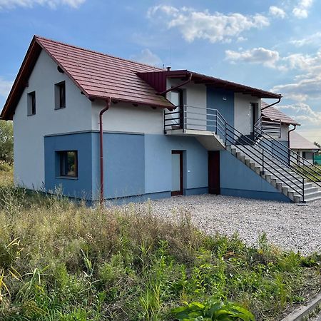 Lake View Apartments Near Golf Resort Kuneticka Hora, Dritec パルドゥビツェ 部屋 写真