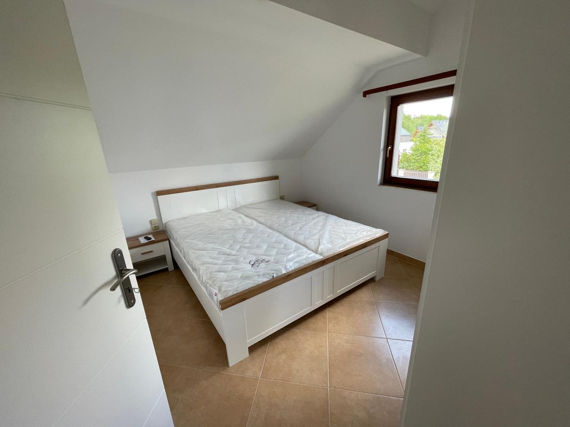 Lake View Apartments Near Golf Resort Kuneticka Hora, Dritec パルドゥビツェ 部屋 写真