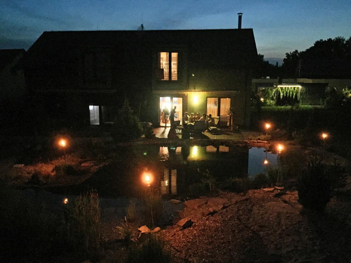 Lake View Apartments Near Golf Resort Kuneticka Hora, Dritec パルドゥビツェ エクステリア 写真