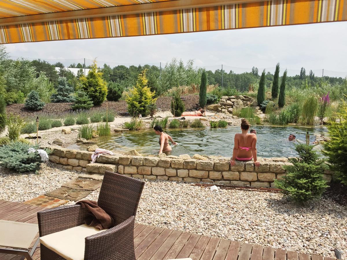 Lake View Apartments Near Golf Resort Kuneticka Hora, Dritec パルドゥビツェ エクステリア 写真