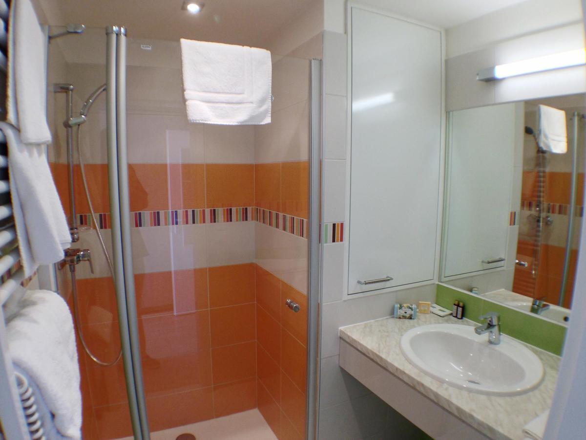 Lake View Apartments Near Golf Resort Kuneticka Hora, Dritec パルドゥビツェ エクステリア 写真