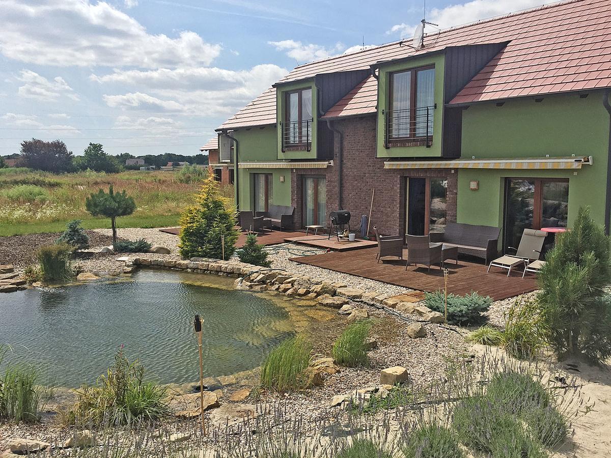 Lake View Apartments Near Golf Resort Kuneticka Hora, Dritec パルドゥビツェ エクステリア 写真